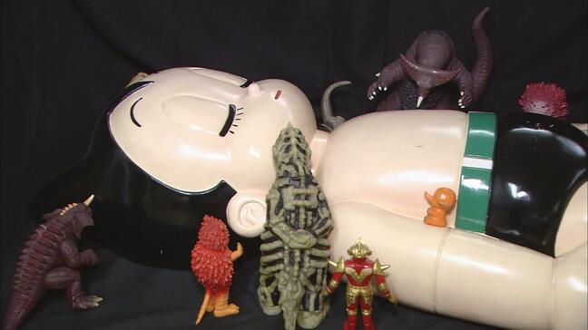 「鉄腕アトム」に「月光仮面」、「ウルトラマン」も! 300点以上の昭和の『おもちゃ』や『フィギュア』などが展示 “昭和サブカル”の世界へようこそ|TBS NEWS DIG