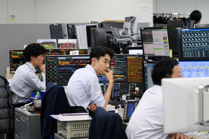 債券は下落、年内の日銀利上げを意識した売りがやや優勢に