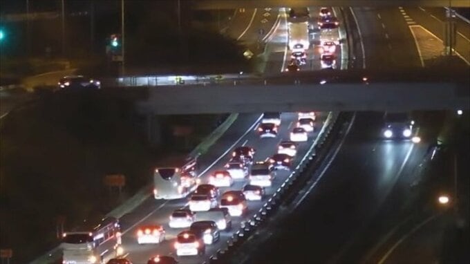 中央道上り線　初台、小仏トンネル、釈迦堂PAの3か所で渋滞発生　【14日午後5時30分現在】　|　山梨のニュース | ＵＴＹテレビ山梨