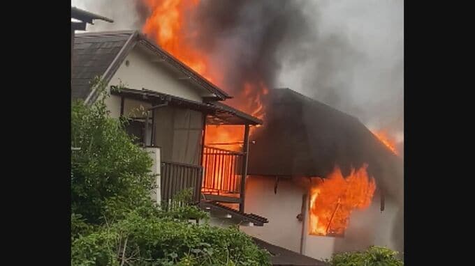 広島市の住宅で火事　焼け跡から1人の遺体　「黒煙が上がっている。2階から炎が見える」と通報　|　RCC NEWS | 広島ニュース | RCC中国放送