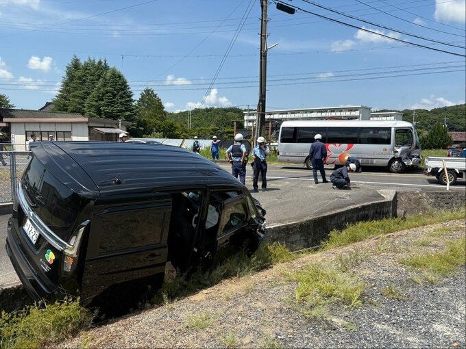 高齢女性が意識不明の重体　乗用車とマイクロバスが衝突　山口・宇部　|　山口のニュース・天気・防災｜tys NEWS｜ｔｙｓテレビ山口