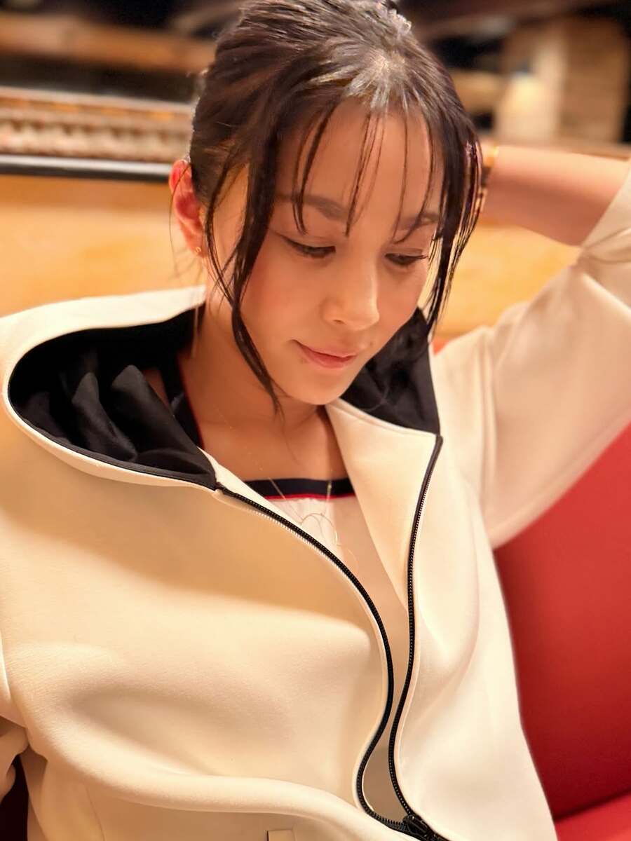 瀬戸朝香 】友人と食事するプライベートショットを公開「聞いて