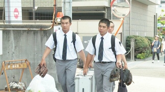 【写真で見る】沖縄尚学が大阪を出発 昼ごろ沖縄へ 午後3時から優勝報告会|TBS NEWS DIG