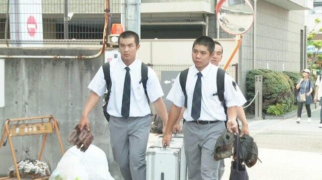 【写真で見る】沖縄尚学が大阪を出発 昼ごろ沖縄へ 午後3時から優勝報告会|TBS NEWS DIG