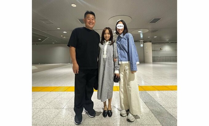 【 花田虎上の妻・倉実さん 】　「でかチームに挟まれると　私ってこんなに小さいのか…」　夫 ＆ 長女との３ショット公開|TBS NEWS DIG