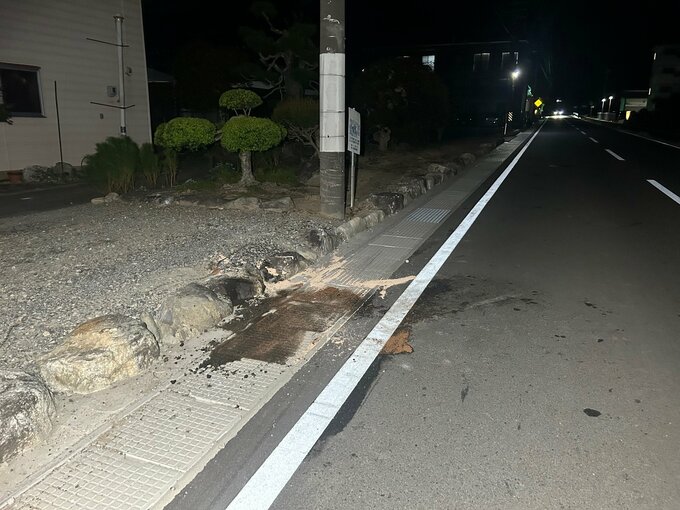 「選挙カーが電柱にぶつかっている」県知事選の新人候補を支援する団体の街頭宣伝車が電柱に衝突　県議と運動員合わせて3人が重傷　候補者は乗車しておらず　長野・駒ヶ根市　|　SBC NEWS | 長野のニュース | SBC信越放送