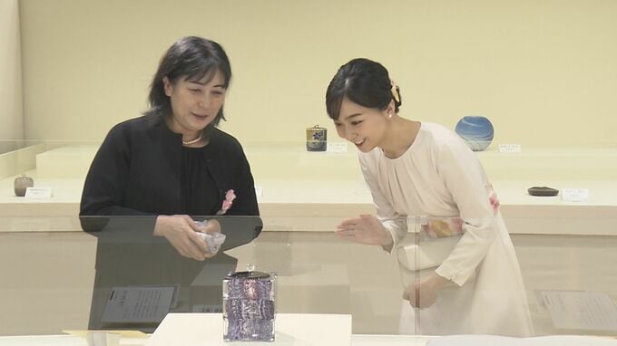 佳子さま「日本伝統工芸展」へ　「池に映っている藤をのぞき込んでいるような気持ちに」受賞者と懇談|TBS NEWS DIG