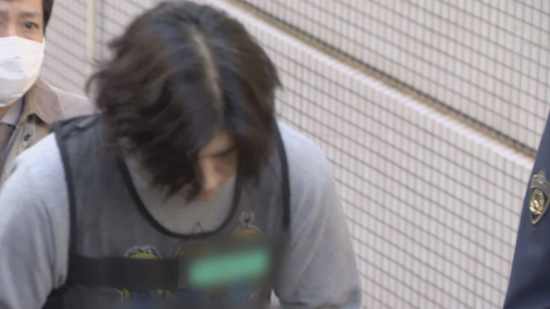 カラオケ店で女性（20）を刺殺した疑いで逮捕・送検された男（25） 自宅で同居女性を浴槽に沈め殺害した疑いで再逮捕