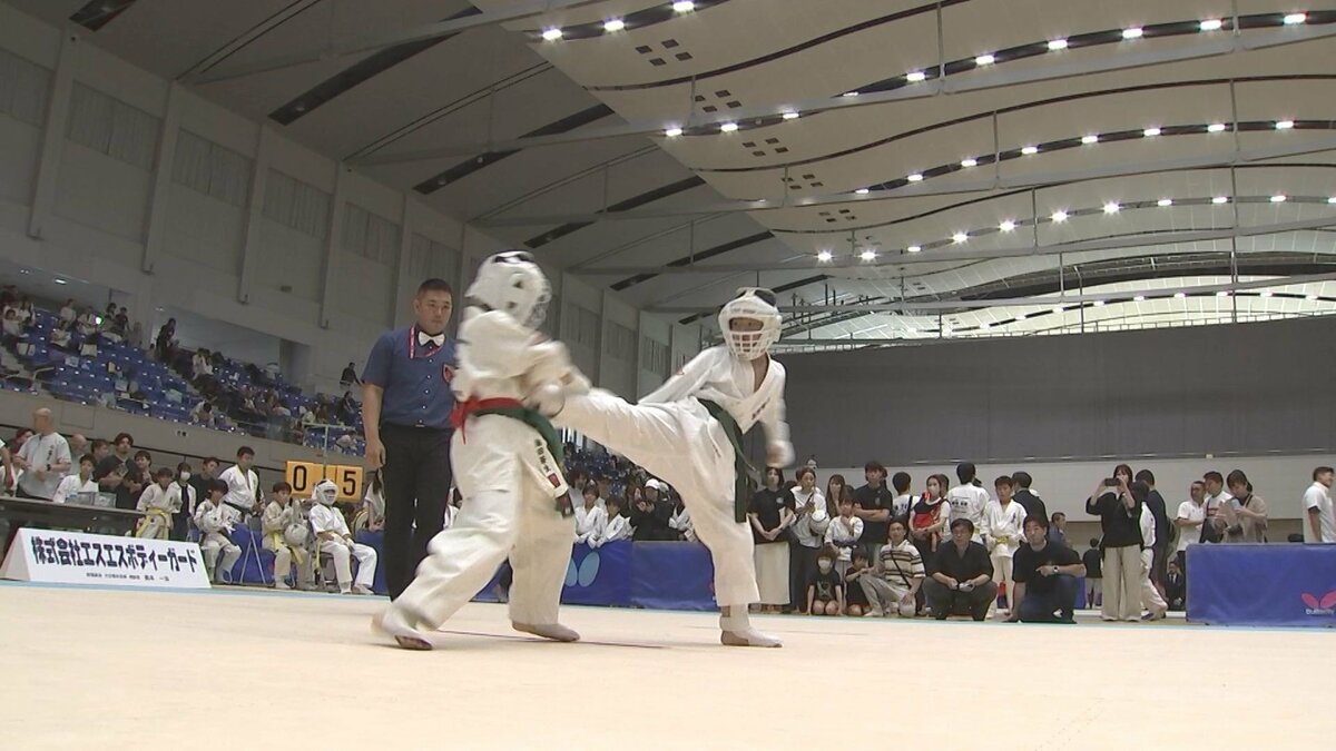 チャリティ大会で約600人が熱戦 大分県空手道選手権