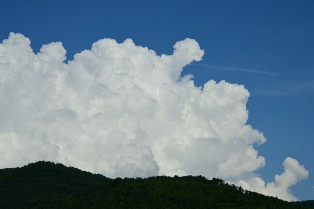 空に浮かぶ雲を『全種類』見つけてみよう 気象予報士がお薦めする「夏休み自由研究」それぞれの雲の特徴を写真とともに詳しく解説 tbc気象台|TBS NEWS DIG
