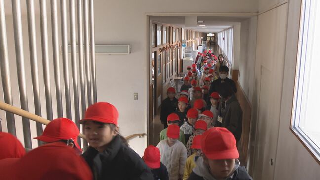 小学校で津波想定に避難訓練　校舎3階に垂直避難、手順を確認　大分|TBS NEWS DIG