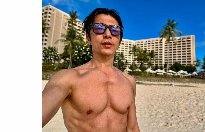 【武田真治】　「グアム」で見事な「筋肉」を披露　「滞在はハイアットリージェンシー」「プライベートビーチに出てみました」|TBS NEWS DIG