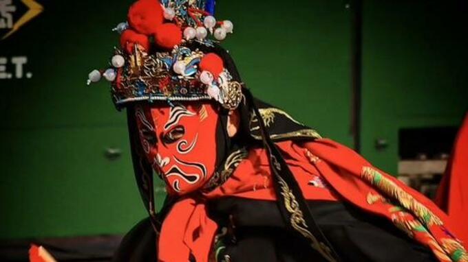 長崎スタジアムシティ　ピッチに特設神社　変面ショーや龍踊も【2025年初詣】　|　長崎のニュース | 天気 | NBC長崎放送