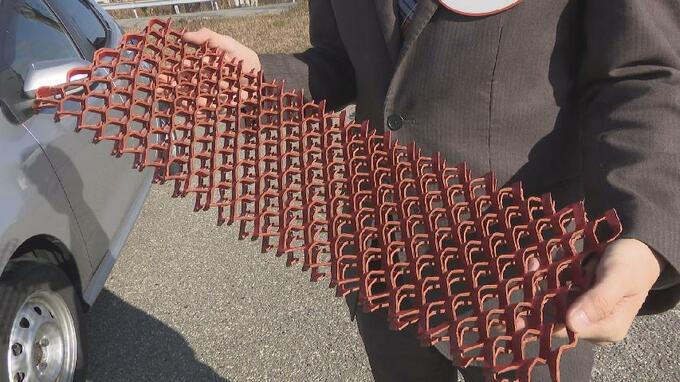 「駆動するタイヤの前に敷いて」雪道の高速道路で立ち往生したら…高速道路ドライブアドバイザーに聞く脱出方法と“命守る備え”　|　富山のニュース｜天気・防災｜チューリップテレビ