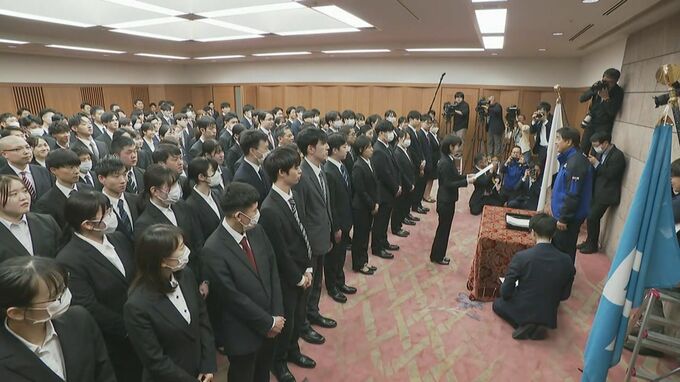 震災復興に新たな力 石川県庁で新規採用職員に辞令交付　|　石川県のニュース｜MRO北陸放送