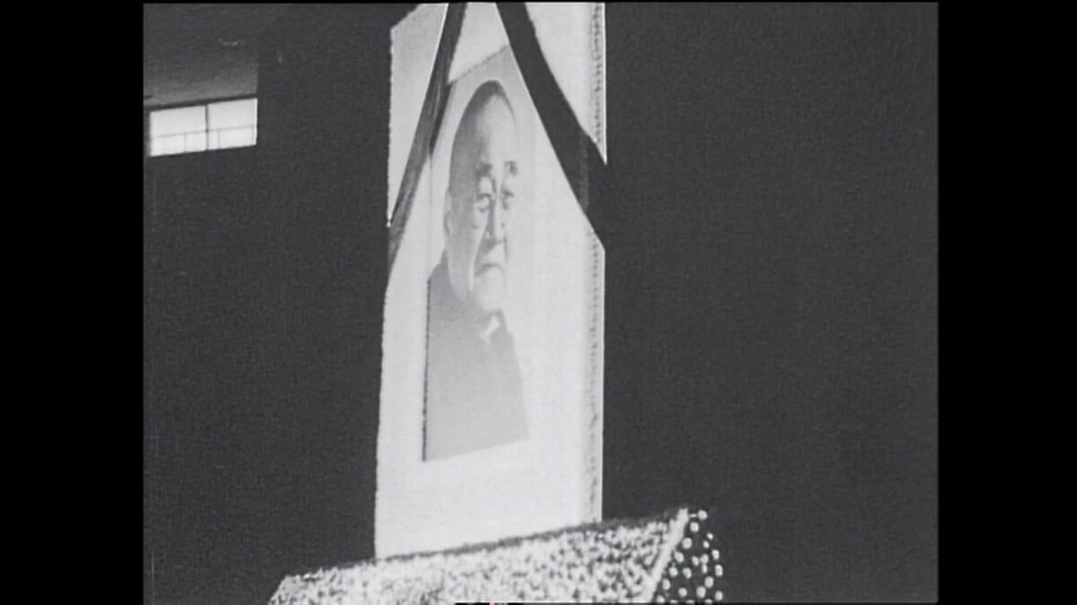 吉田茂元総理の「国葬」は皇族含む約6000人参列当時の佐藤栄作 