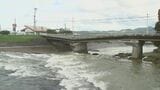 大雨で被災 三郎丸橋で仮設歩道橋の設置工事始まる 大分 | 大分のニュース|OBS NEWS|大分放送
