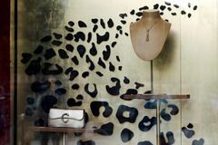 「カルティエ」のリシュモン、ジュエリー好調で売上高10%増| TBS CROSS DIG with Bloomberg