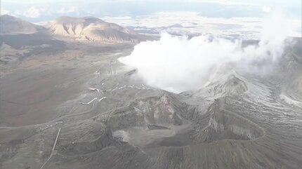 班入り蘇鉄　本物 1992年には富士山火口で小型機墜落 活火山火口での航空事故は「極めて