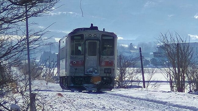 【速報】JR留萌線 列車と乗用車が衝突 深川~石狩沼田で運転見合わせ 高齢の男女2人が軽傷 列車の乗客乗員8人にけがなし|TBS NEWS DIG