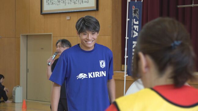 サッカー日本代表が被災地にエール! 町野選手が石川県輪島市町野を訪問|TBS NEWS DIG