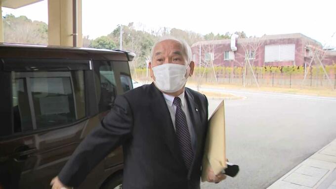 町長が議場で市長に土下座を要求　　傍聴した議員は「びっくりしました。土下座を強要する意味わからない」　ゴミ処理施設などを周知するパンフレットめぐり紛糾|TBS NEWS DIG