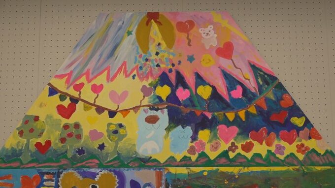 “山梨の自然と生き物”がテーマ　ワークショップで制作した県民400人の美術作品展|TBS NEWS DIG