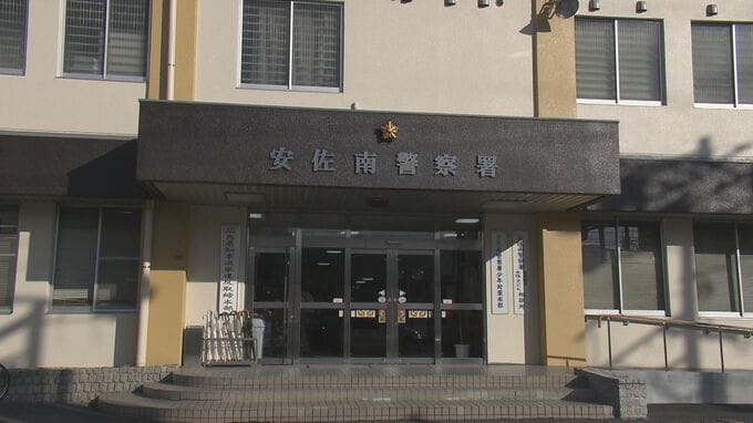 企業のサーバーに不正アクセスした疑いで男を逮捕　複数の大学への爆破予告メールにも関与か　男は特定の弁護士を騙り爆破予告を繰り返す人たち「恒心教」に強い影響を受けているとみて警察が捜査　広島|TBS NEWS DIG