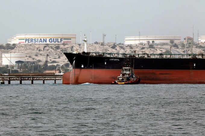 イラン産原油、買い手の確保に苦戦－5000万バレル超が海上で滞留