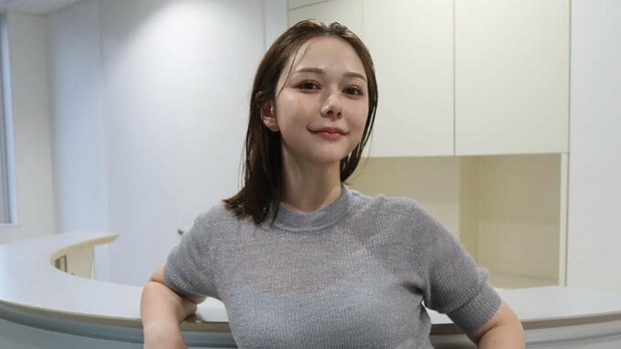 【 村重杏奈 】　「なんでもない日の私服です」グレーニット×濃いブラウンパンツの“大人シンプル”な私服コーデを公開|TBS NEWS DIG
