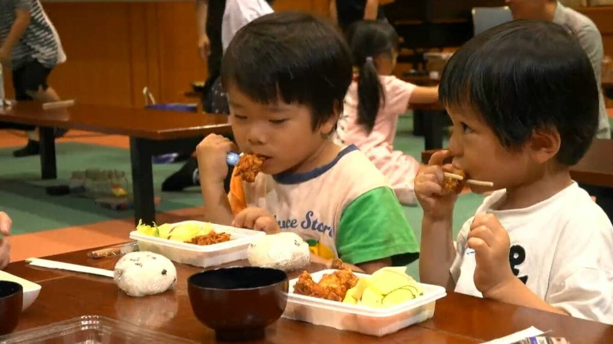 「食材が活用してもらえてると実感」支援する銀行員も交流　こども食堂開催　鹿児島市
