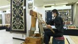 手織りの実演も　高知市のデパートで“じゅうたん”の展示販売会|TBS NEWS DIG
