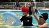 「待ちに待ってました」岡山県営プールがオープン さっそく保育園児や親子連れらが泳ぎ楽しむ【岡山】|TBS NEWS DIG