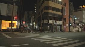 福岡・博多区「祇園大通り」交差点で車4台が絡む事故5人軽傷　直前までパトカーの追跡受けた車は現場に　乗っていた人物は逃走|TBS NEWS DIG