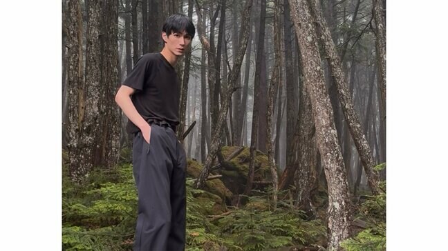 【野村大貴】　原生林でのオフショット公開「やっぱりこだまは居るだろうなとか。この木は祠みたいでセレビィ出そうとか。」|TBS NEWS DIG