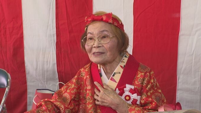 好きな英語が “敵の言葉” に…数え年97歳の女性 青春当時に携えた軍歌集 風車に持ち替えて祝う「カジマヤー」の長寿|TBS NEWS DIG