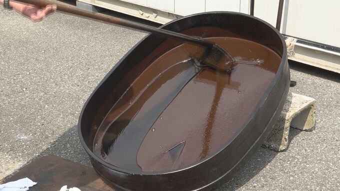 炎天下で輪島塗の「天日黒目」漆づくり 50年前に復活した伝統の技法を守り継ぐ 石川・輪島市|TBS NEWS DIG