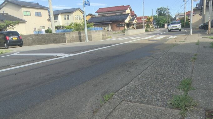 車2台に相次ぎはねられ高齢女性死亡 石川・小松市の県道　|　石川県のニュース｜MRO北陸放送