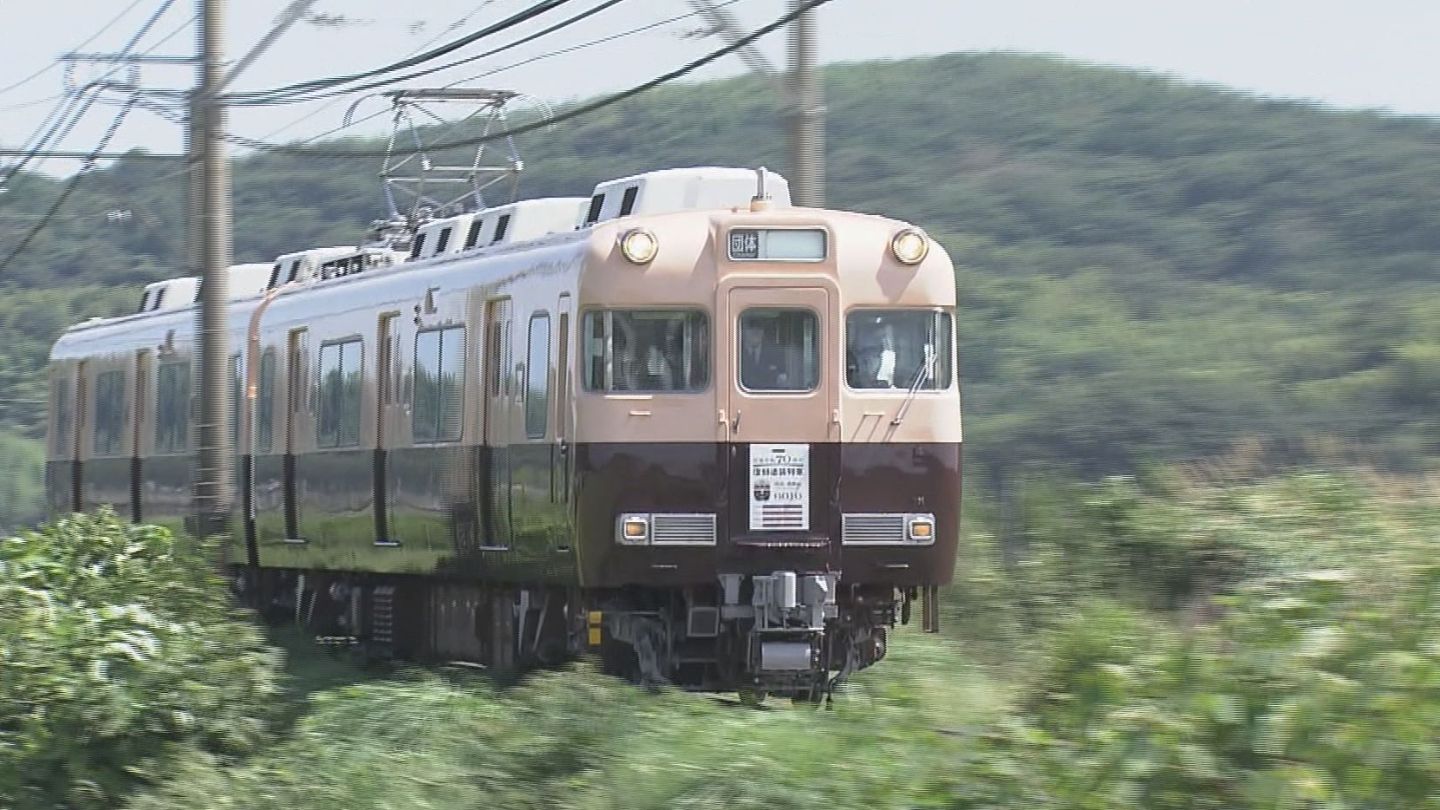 名鉄西尾・蒲郡線に5500系車両のイメージの復刻塗装列車が運行 薄い