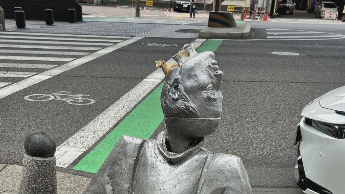 首を折られた豊臣秀吉像 愛媛県警の警察官を懲戒処分 報告怠った同僚3人も処分 名古屋･西区の円頓寺商店街