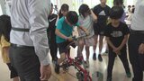 プラスチックごみから新たな製品をつくる“アップサイクル” 児童が体験 甲府・山梨学院小|TBS NEWS DIG