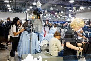 米消費者マインド指数、6月は上昇－ガソリン下落で一定の安心感| TBS CROSS DIG with Bloomberg
