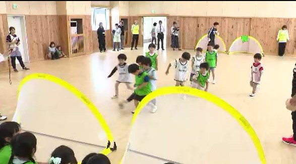 サッカーJ1「清水エスパルス」が園児を対象「サッカー教室」スポーツ通じてこどもたちの健全育成に貢献したい…紙製のサッカーボールでドリブル練習も！　|　SBC NEWS | 長野のニュース | SBC信越放送