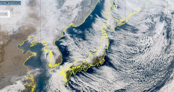 【大雪情報】北日本～東日本の日本海側では強い雪　13日朝までの24時間に東北40センチ、北海道・北陸30センチの降雪か　雪や風のピーク過ぎるも大雪や非常に強い風が吹いて大しけとなる所も…【大雪と雨のシミュレーション】　|　富山のニュース｜天気・防災｜チューリップテレビ