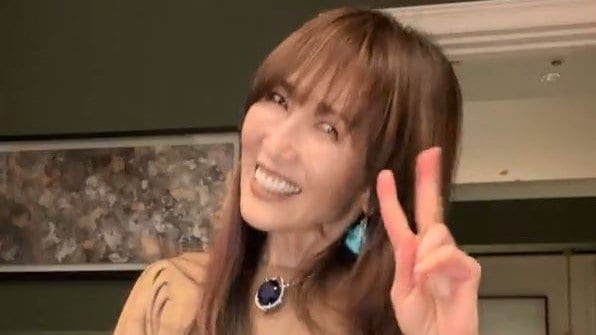 【工藤静香】突然のインスタライブで「バレンタインデーキッス」激レアポーズ披露　Kōki,さんも観覧に参加|TBS NEWS DIG