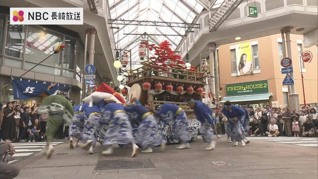 長崎くんち「人数揃い」本番の衣装で稽古の仕上がりを町の人に披露|TBS NEWS DIG
