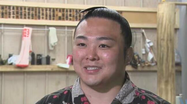 勝ち越しに王手の炎鵬は足踏み、単独トップ・風賢央に押し倒され7勝4敗 大相撲夏場所11日目|TBS NEWS DIG