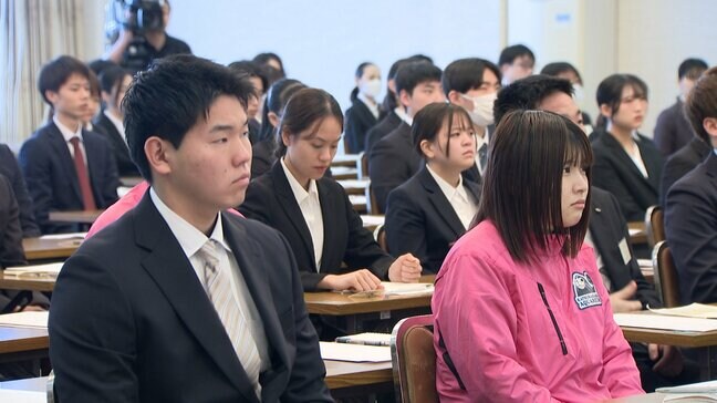 「完全に気を抜いていました」⋯取材アナも思わず背筋が伸びる 高知市で始まった新入社員研修に99人が参加|TBS NEWS DIG