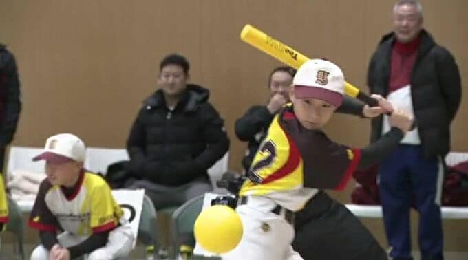 秘かな人気！金沢二水高校発祥・インドア野球ゲーム「二水ボール」打てそうで打てない 子どもも大人も、プロ野球選手も|TBS NEWS DIG