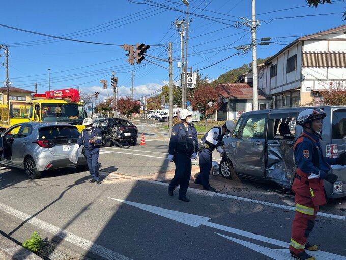 交差点で4台からむ玉突き事故　5人けが、全員意識あり　福島・会津若松市　|　福島のニュース│TUF